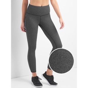 Gap gFast 7/8 high rise herringbone legging